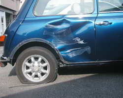 ローバーミニ　事故保険修理のイメージ